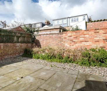 4 bedroom terraced house to rent - Photo 1