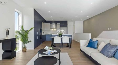 Karaka - 4 Bedrooms with 2.5 Bathrooms - Photo 2