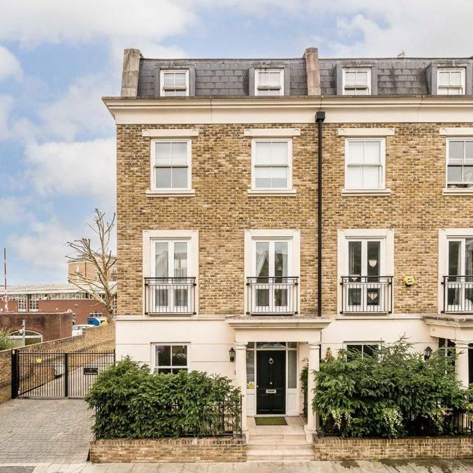 5 bedroom end of terrace house to rent - Photo 1