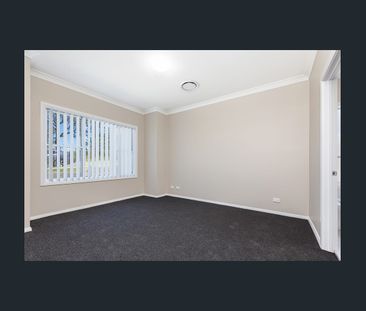 Spacious Family Home! - Photo 6