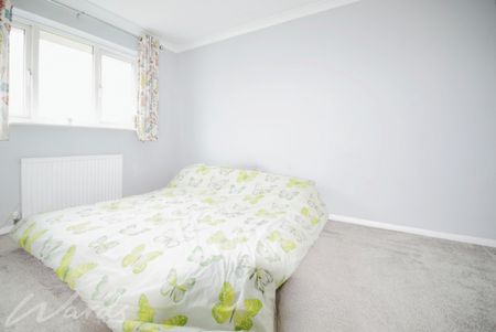 4 bedroom semi-detached house to rent - Photo 3