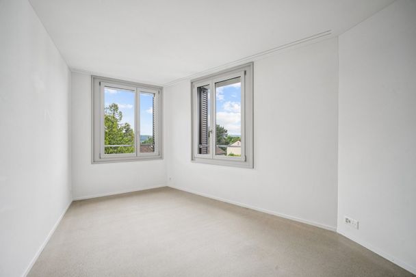 "Rühige und geräumige 4.5 Zimmer-Wohnnung sucht Sie!" - Photo 1