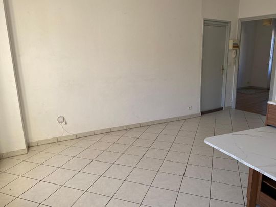 Location Appartement 3 pièces 49m² LABEGUDE 07200 - Photo 1