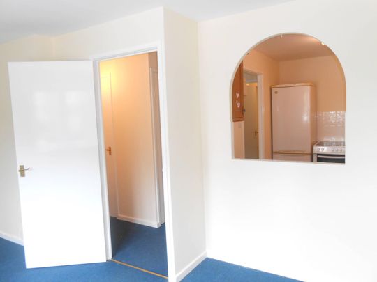 Maplin Park, LANGLEY - Available NOW - Photo 1