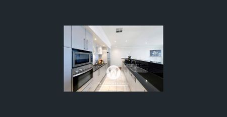 In transition? We offer fine furnished stays from 3 months + - Photo 3