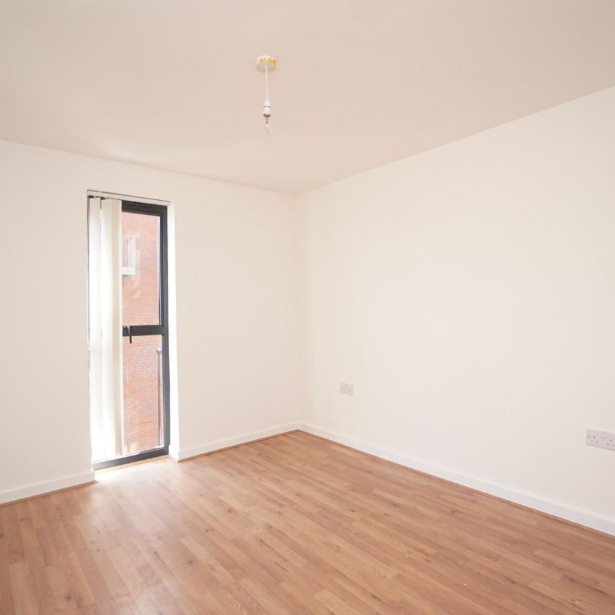 1 bedroom Flat To Let - Photo 1