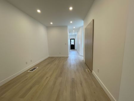 For Lease - 1821 Davenport Road Unit# Main, Toronto, Ontario - Photo 5