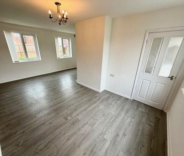 3 bedroom end of terrace house to rent - Photo 3