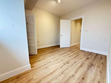 Mottingham Road, London, SE9 - Photo 3