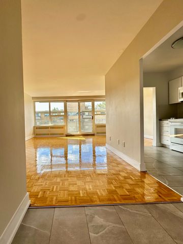 For Lease - 10 Shallmar Boulevard Unit# 501, Toronto, Ontario - Photo 4