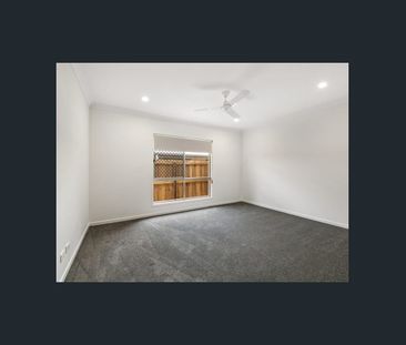 STUNNING NEAR NEW 4 BEDROOM HOME WITH DOUBLE AIR CON AND LARGE LIVI... - Photo 5