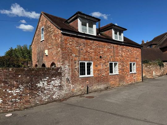2 bedroom detached house to rent - Photo 1
