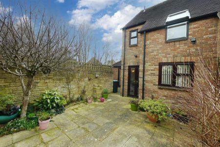 2 bedroom semi-detached house to rent - Photo 3