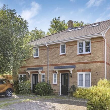 4 bedroom semi-detached house to rent - Photo 1