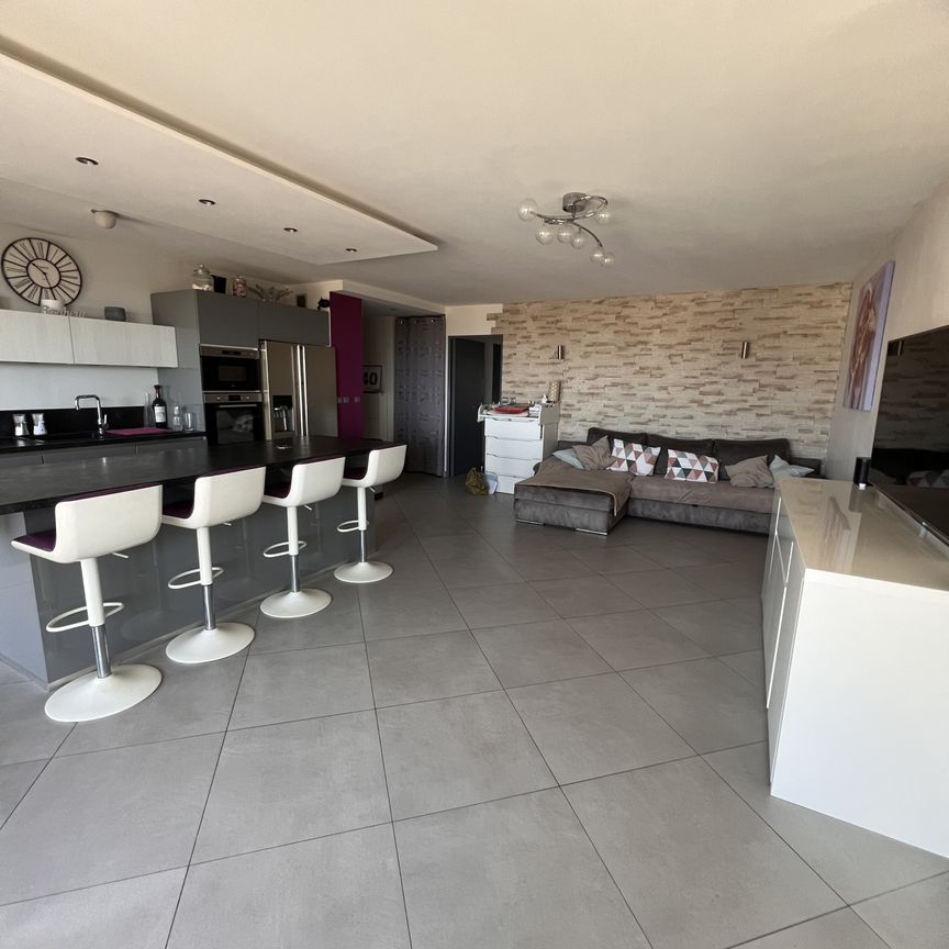 Location Appartement 3 pièces 75m² ST LAURENT DU VAR 06700 - Photo 1