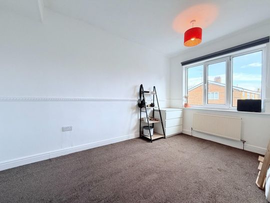 3 bedroom House To Let - Photo 1