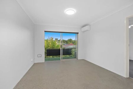 “Modern Inner-City Living in the Heart of West End” - Photo 2