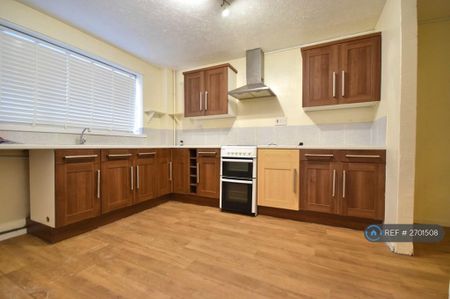 2 bedroom flat to rent - Photo 5