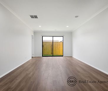 Comfortable Family Living in a Convenient Lara Location - Photo 1