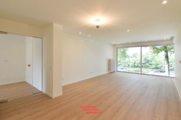 Ruim appartement met 3 slaapkamers gelegen in het charmante Brugge - Photo 1