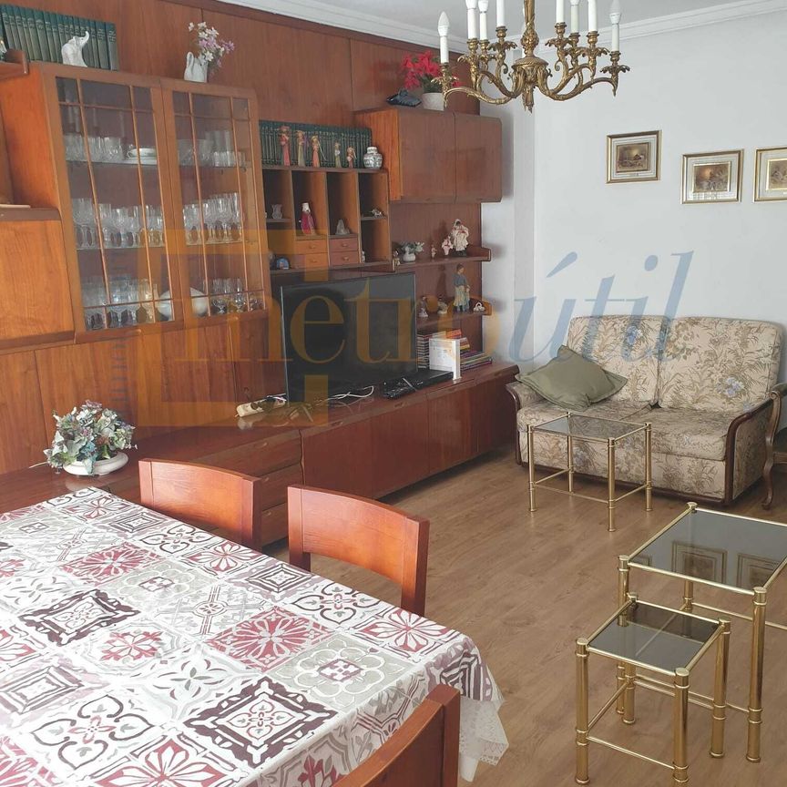 Piso de alquiler en Plaza Reina, Barrio del Centro - Photo 1