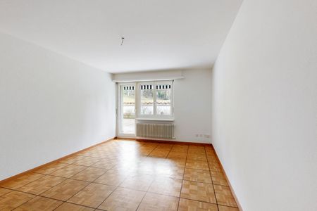 Apartment with beautiful, large garden seating area – limited to 1 year! - Photo 3