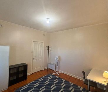 Croydon Park - Photo 2