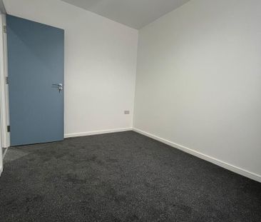 4 bedroom semi-detached house to rent - Photo 3