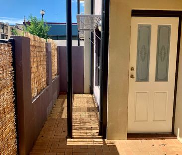 Resort-Style Ground Floor Apartment - Photo 5