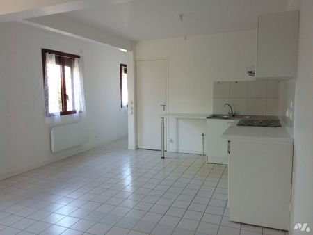 GOURNAY EN BRAY, maison restaurée en très bon état - Photo 3