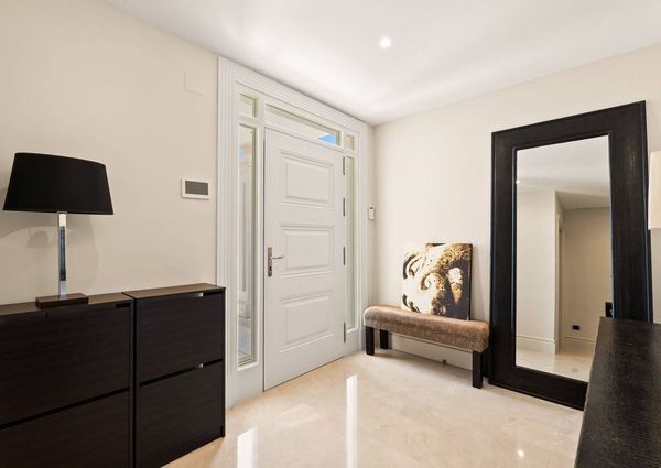 Luxury Villa for rent in Marbella Del Este, Andalusia