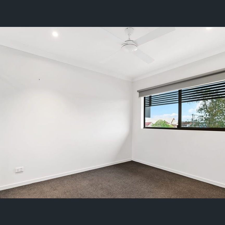 Neat & Tidy Apartment in the Heart of Sherwood - Photo 1