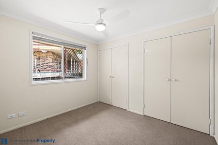 Beautifully Presented Family Home in Sought-After Middle Ridge - Photo 4