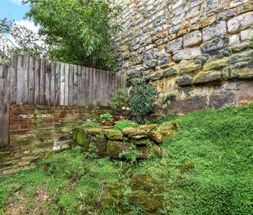 Attractive two bedroom semi-detached cottage in the Pantiles area - Photo 3