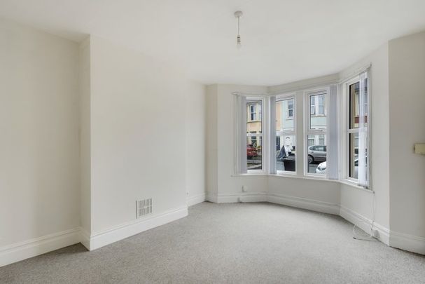 1 Bed Flat - Photo 1