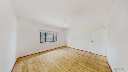 3 Bed, 1 Bath - Photo 4