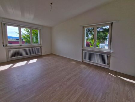 Grosszügiges 6-Zimmer-Einfamilienhaus mit viel Privatsphäre - Foto 4