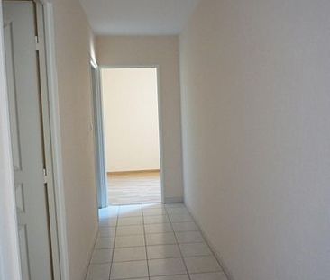 Location Appartement 3 pièces 75m² PARAY LE MONIAL 71600 - Photo 3