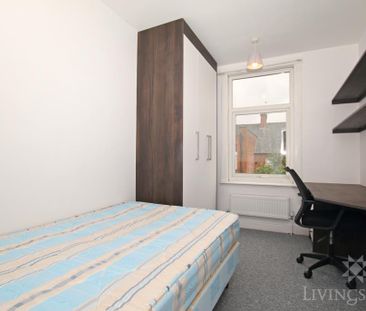 4 bedroom terraced house to rent - Photo 3