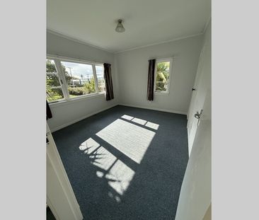 Spacious 2-Bedroom Standalone - Photo 3