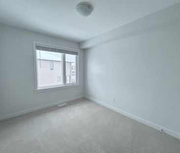 For Lease - 383 Mango Street, Blossom Park - Airport and Area, Ontario - Photo 6