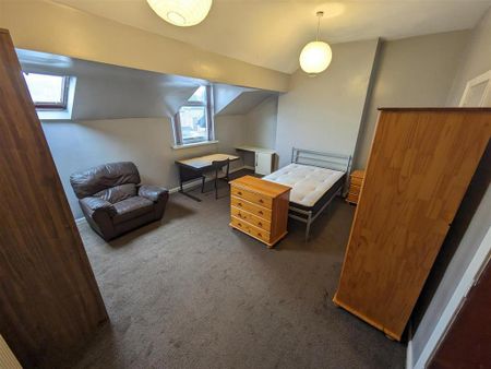 1 bedroom in a house share to rent - Photo 4