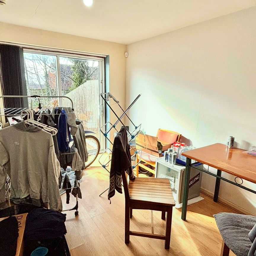 2 bedroom house to rent Allington Avenue, Nottingham, Nottinghamshire, NG7 - Photo 1