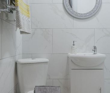 6 bedroom terraced house to rent - Photo 4