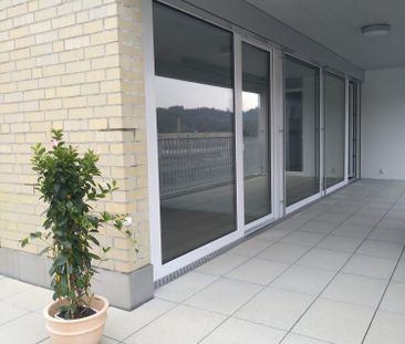 Traumhafte 3.5-Zimmer-Attikawohnung mit grosser Loggia & Terrasse direkt am Bahnhof in Suhr - Photo 5
