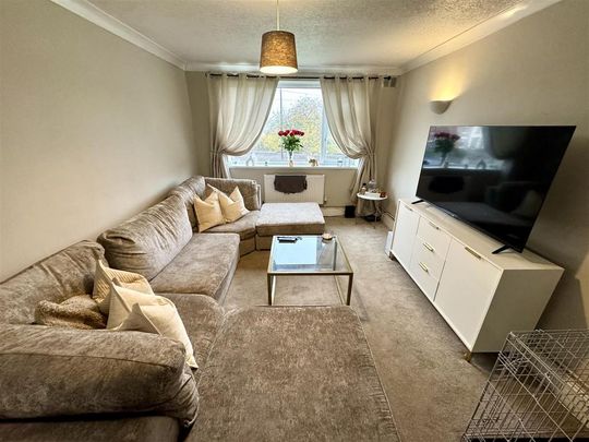 2 bedroom maisonette to rent - Photo 1