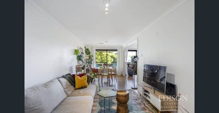 Light-Filled Two-Level Townhouse Near Angove Street - Photo 3