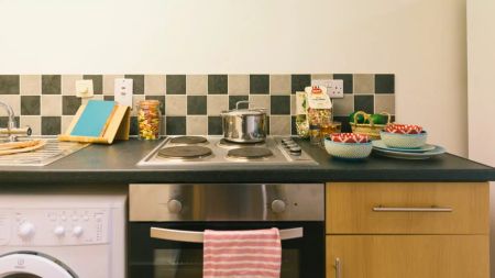 Classic 3 Bed - Apartment - Photo 4