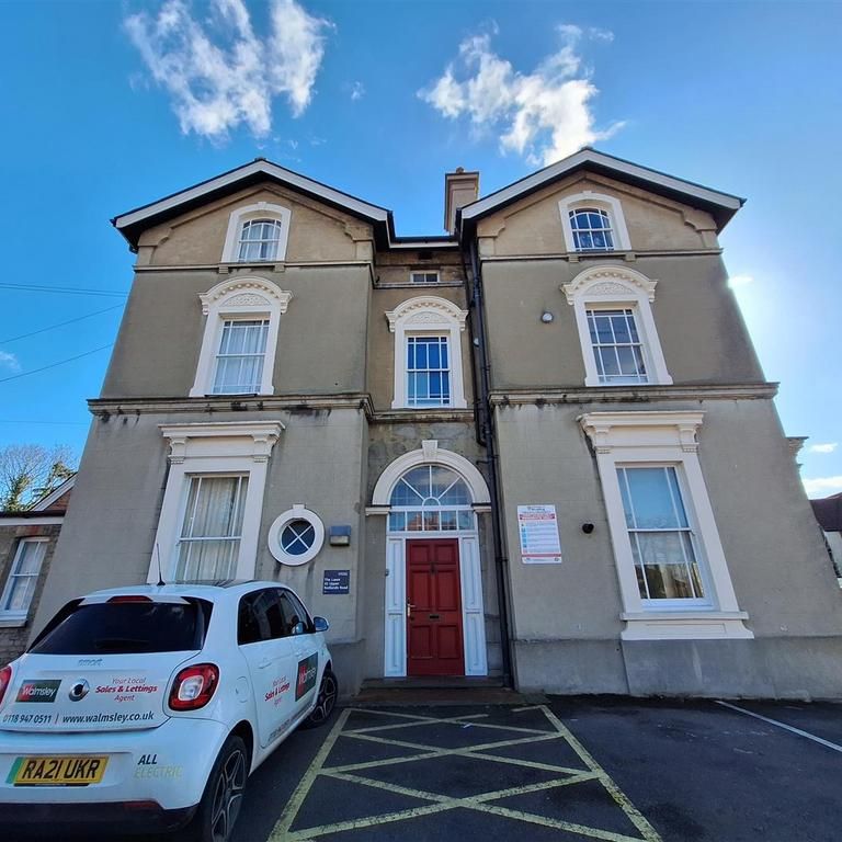 1 bedroom in a house share to rent - Photo 1