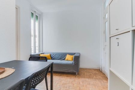 Cozy bedroom in Calle Hermosilla - Photo 3